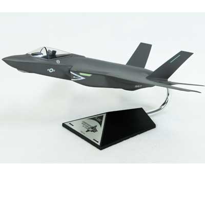 Executive Series B40948 Exec Ser F-35C Usn Carrier Version 1/48 (Cf035Cncctp)