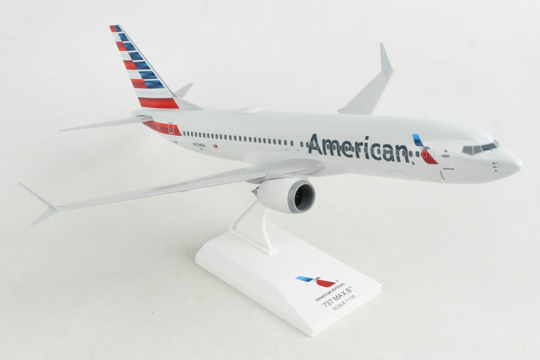 Skymarks SKR962 Skymarks American 737Max8 1/130 W/Wifi Dome