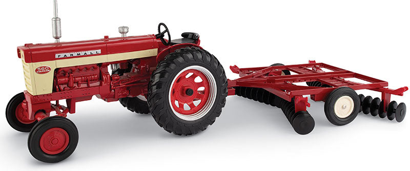 Ertl 44223 1/16 Scale Farmall 560 Tractor
