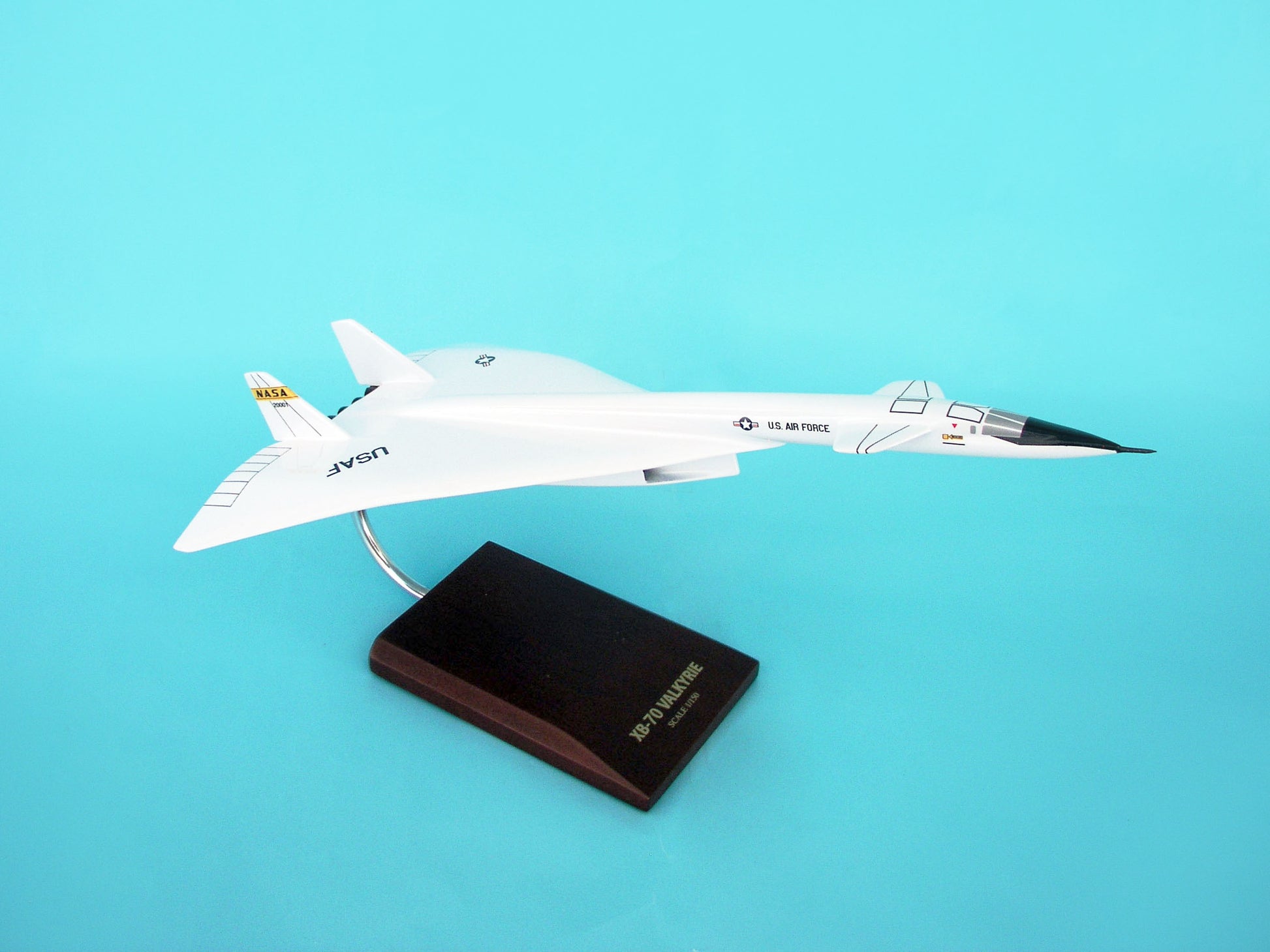 Executive Series B1415 Exec Ser Xb-70 Valkyrie 1/150 (Cxb70T)