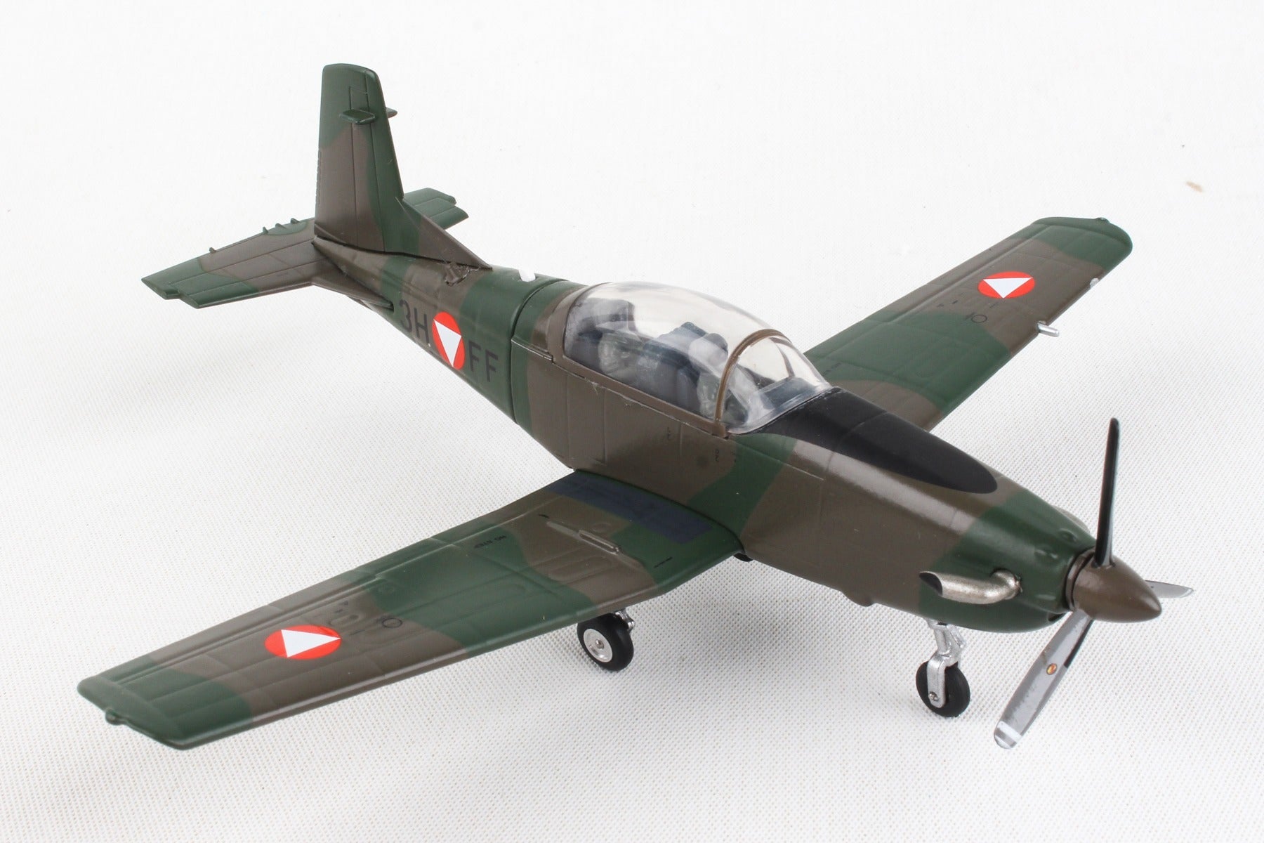 Herpa Wings 1/72 HE580526 Herpa Austrian Air Force Pc7 1/72 Flight School