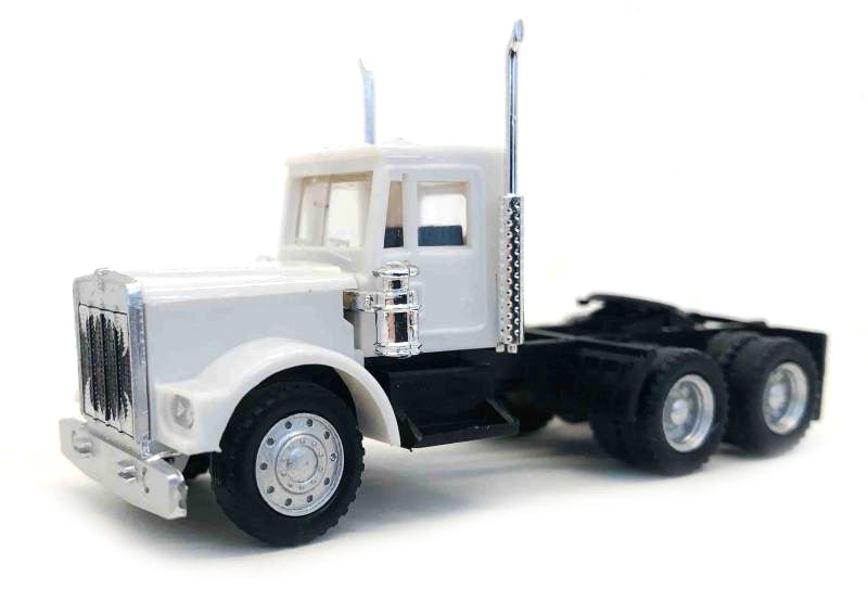 Promotex 466314 1/87 Scale Kenworth W900 Day Cab Short