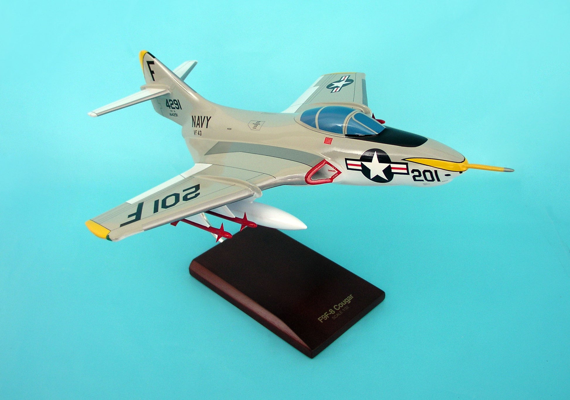Executive Series C3832 Exec Ser F9F-8 Cougar Usn 1/32 (Cf009Nct)