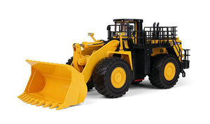 First Gear 50-3301 1/50 Scale Komatsu WA900-3 Wheel Loader Diecast Metal Adjustable Loader