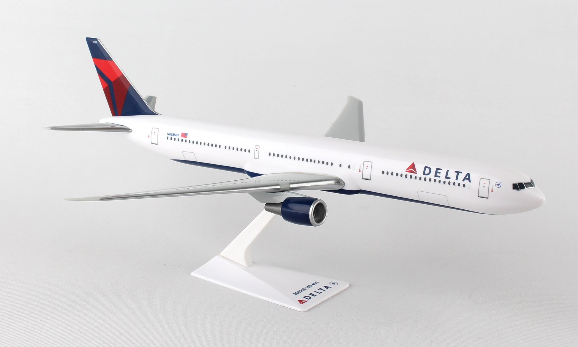 Flight Miniatures LP6221N 767-400 Delta 1/200 New Livery