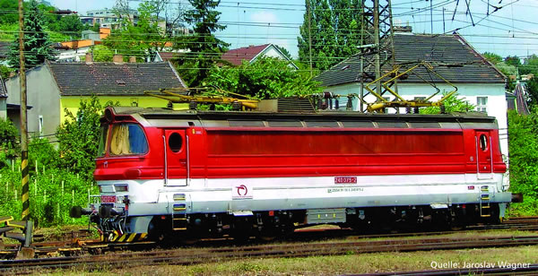 Piko 51388 HO Scale 1/87 BR 240 Electric ZSR V Sound
