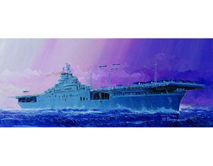 Trumpeter 5728 1/700 USS Essex CV9 Aircraft Carrier