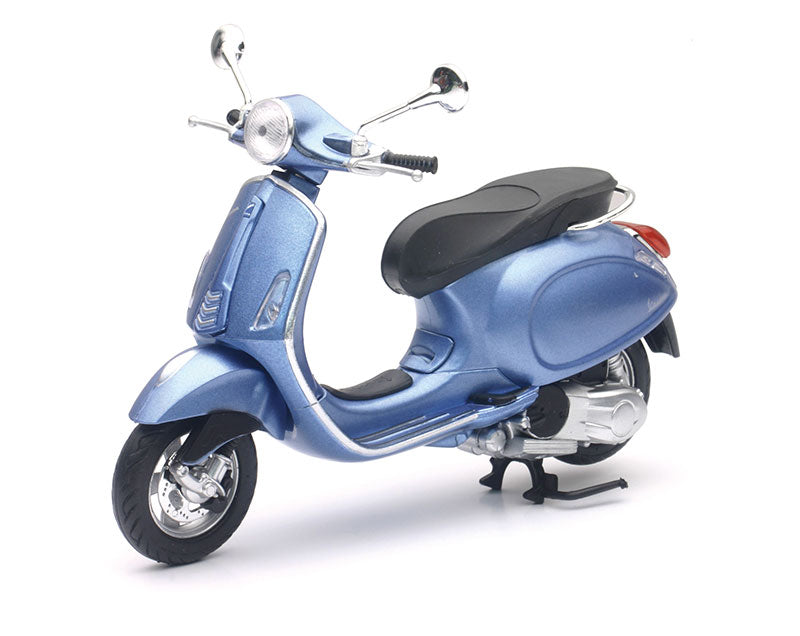 New-Ray 57553-B 1/12 Scale Vespa Primavera