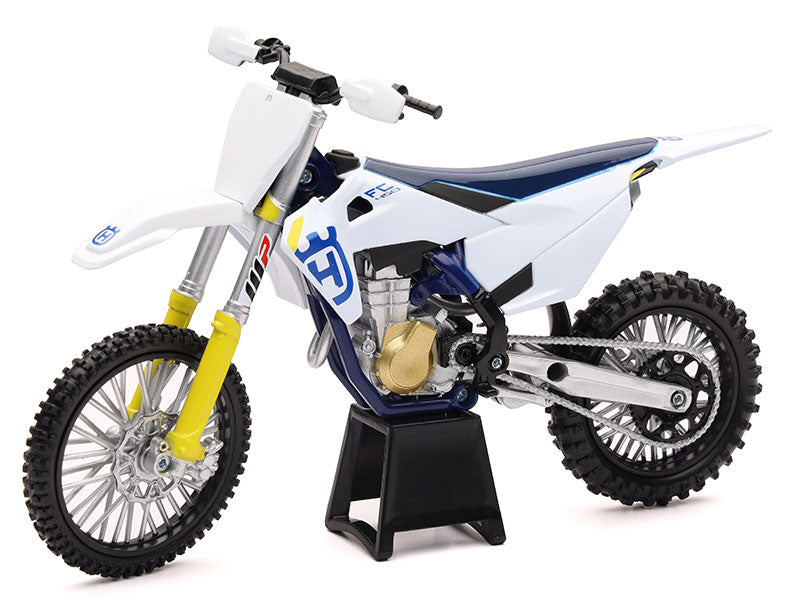 New-Ray 58153 1/12 Scale 2019 Husqvarna FC450 Birt Bike Made of diecast