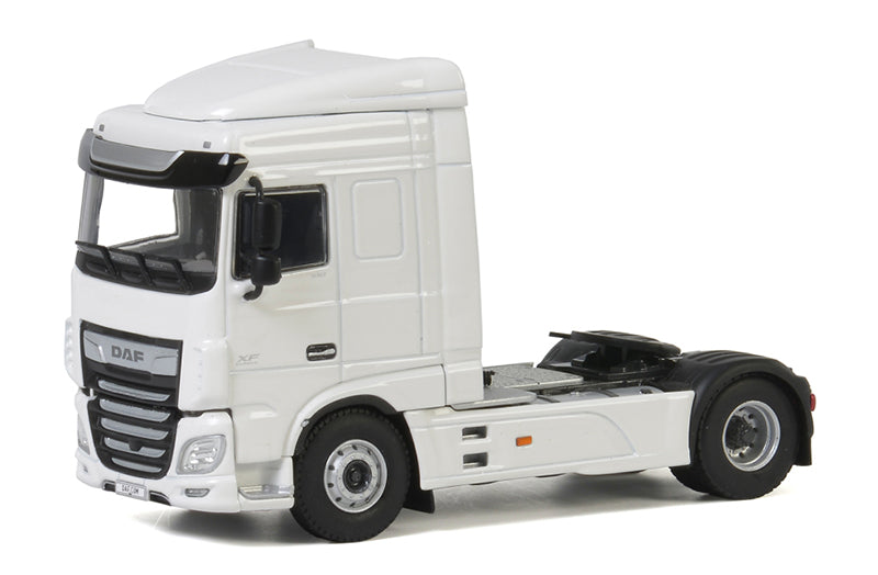 WSI 43525 1/50 Scale Daf Xf Super Space Cab My2017 4X2 Tractor