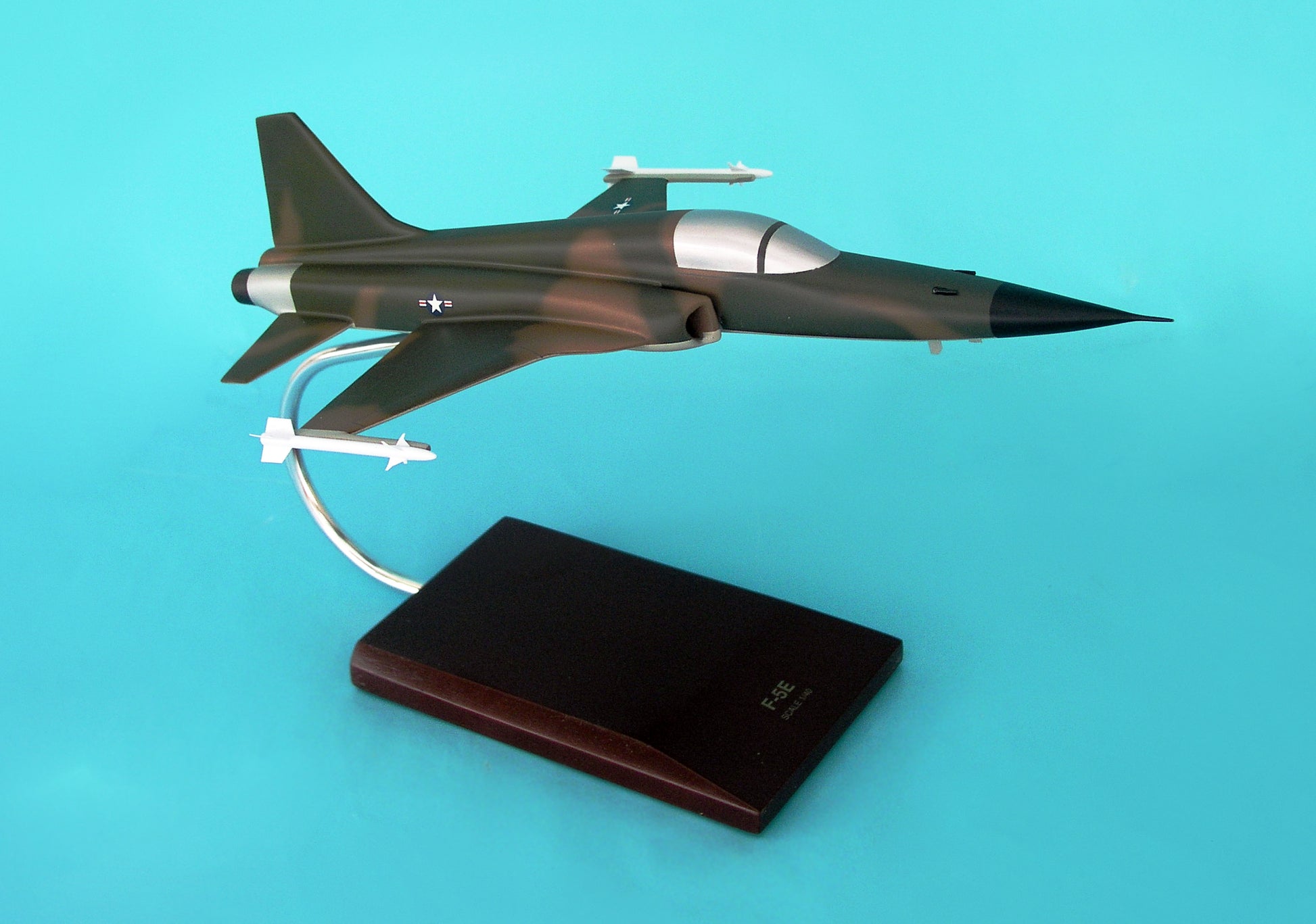 Executive Series B3840 Exec Ser F-5E Tiger Ii 1/40 (Cf005T2T)