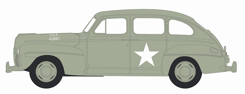 Greenlight 61040-A 1/64 Scale 1942 Ford Fordor Deluxe Army Staff Car Battalion