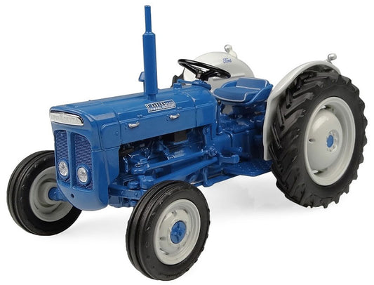 Universal Hobbies 6275 1/32 Scale Ford Super Dexta Diesel 2000 Tractor diecast metal