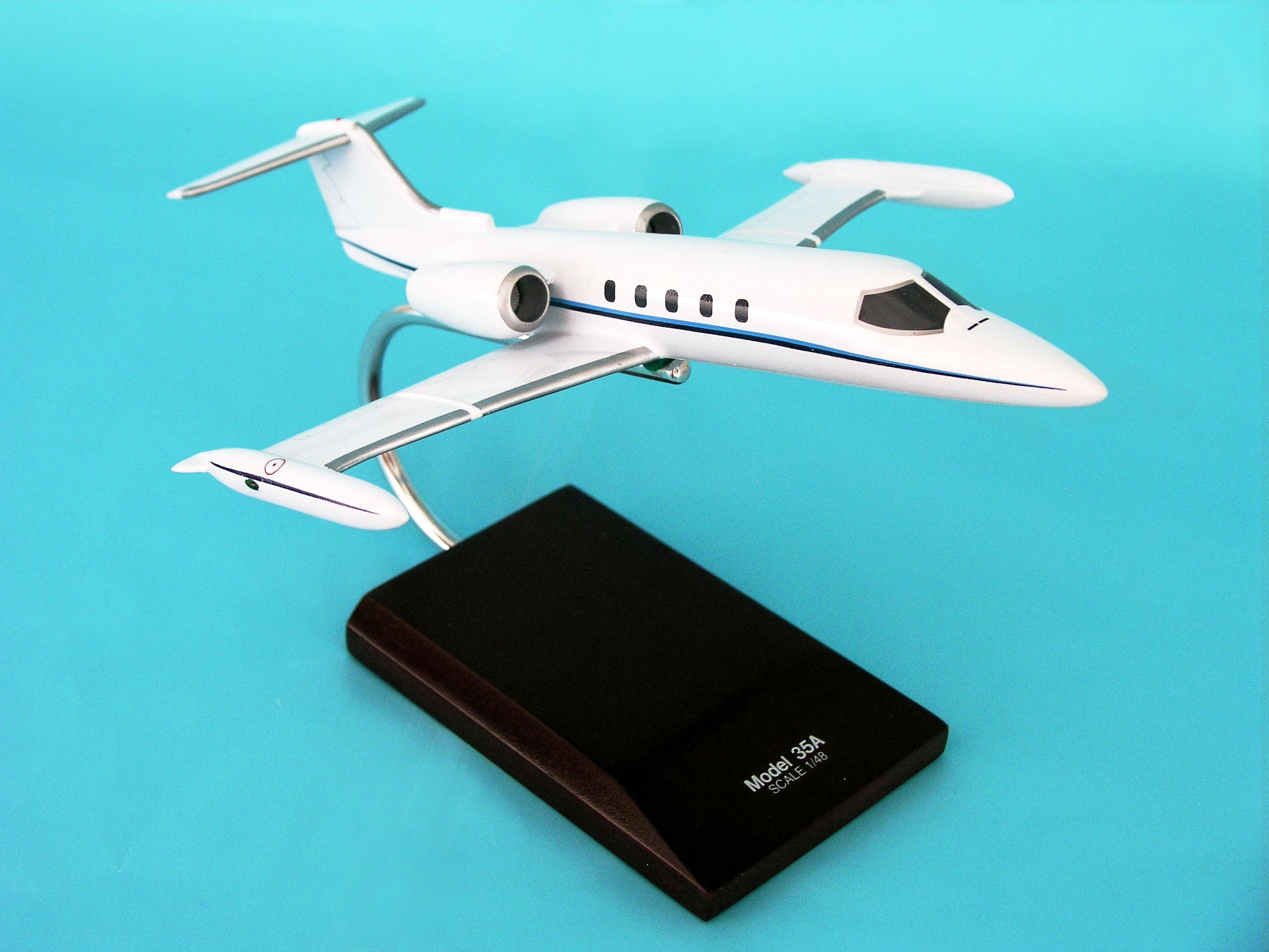 Executive Series H0848 Exec Ser Learjet 35A 1/48 (Kl35Tr)