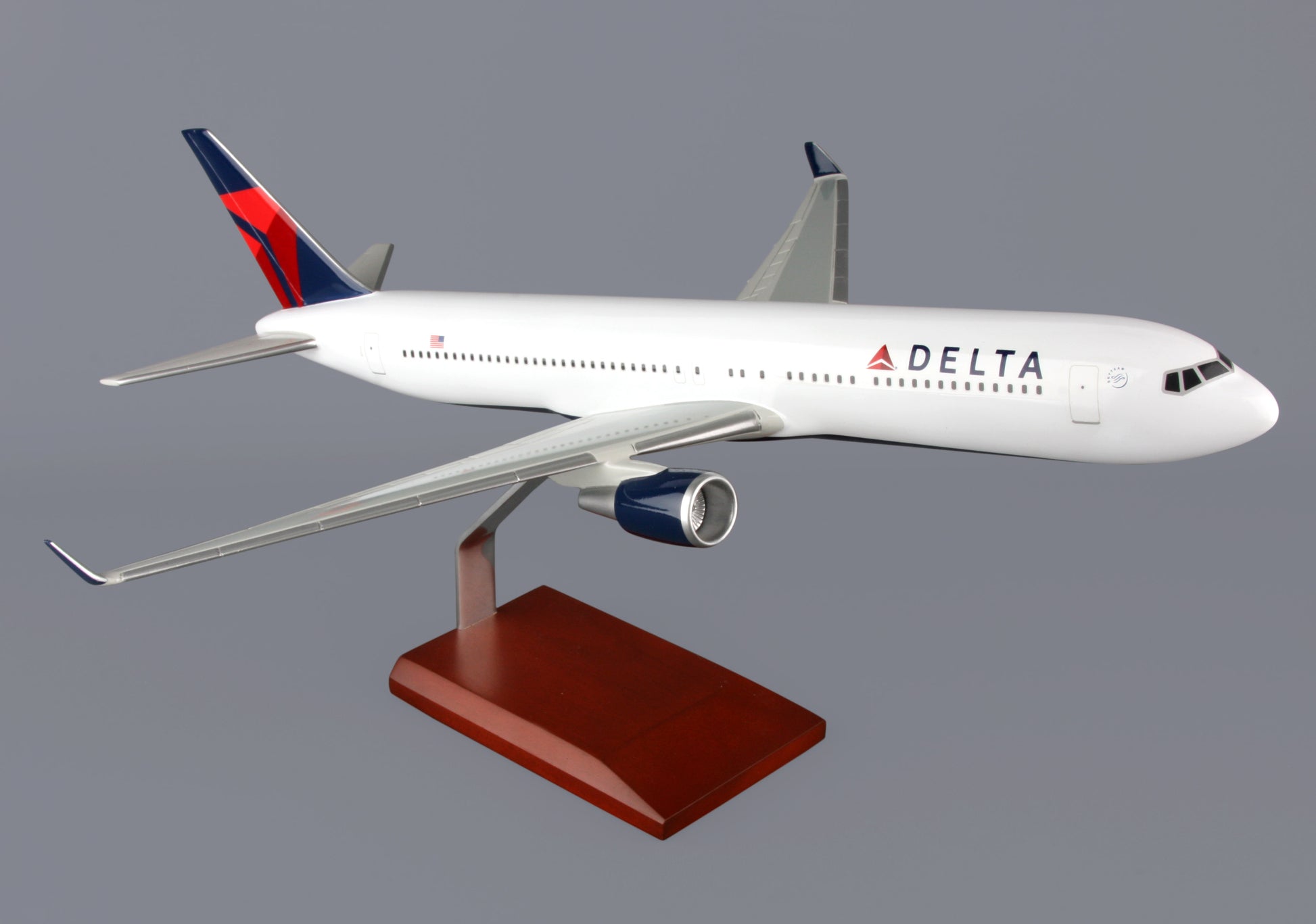 Executive Series G40410 Exec Ser Delta 767-300 1/100 New Livery (Kb767Dtr)