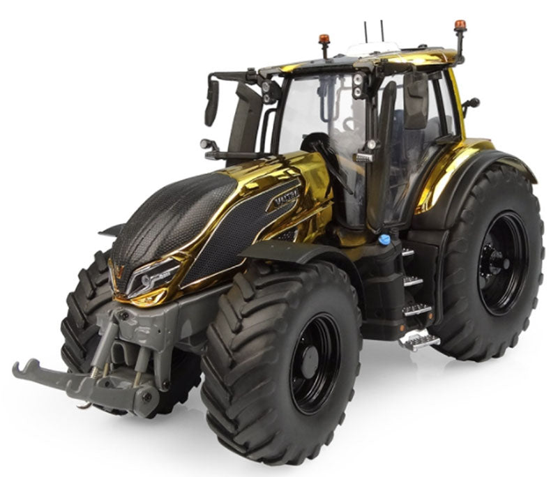 Universal Hobbies 6610 1/32 Scale 2023 Valtra Q305 Unlimited Tractor
