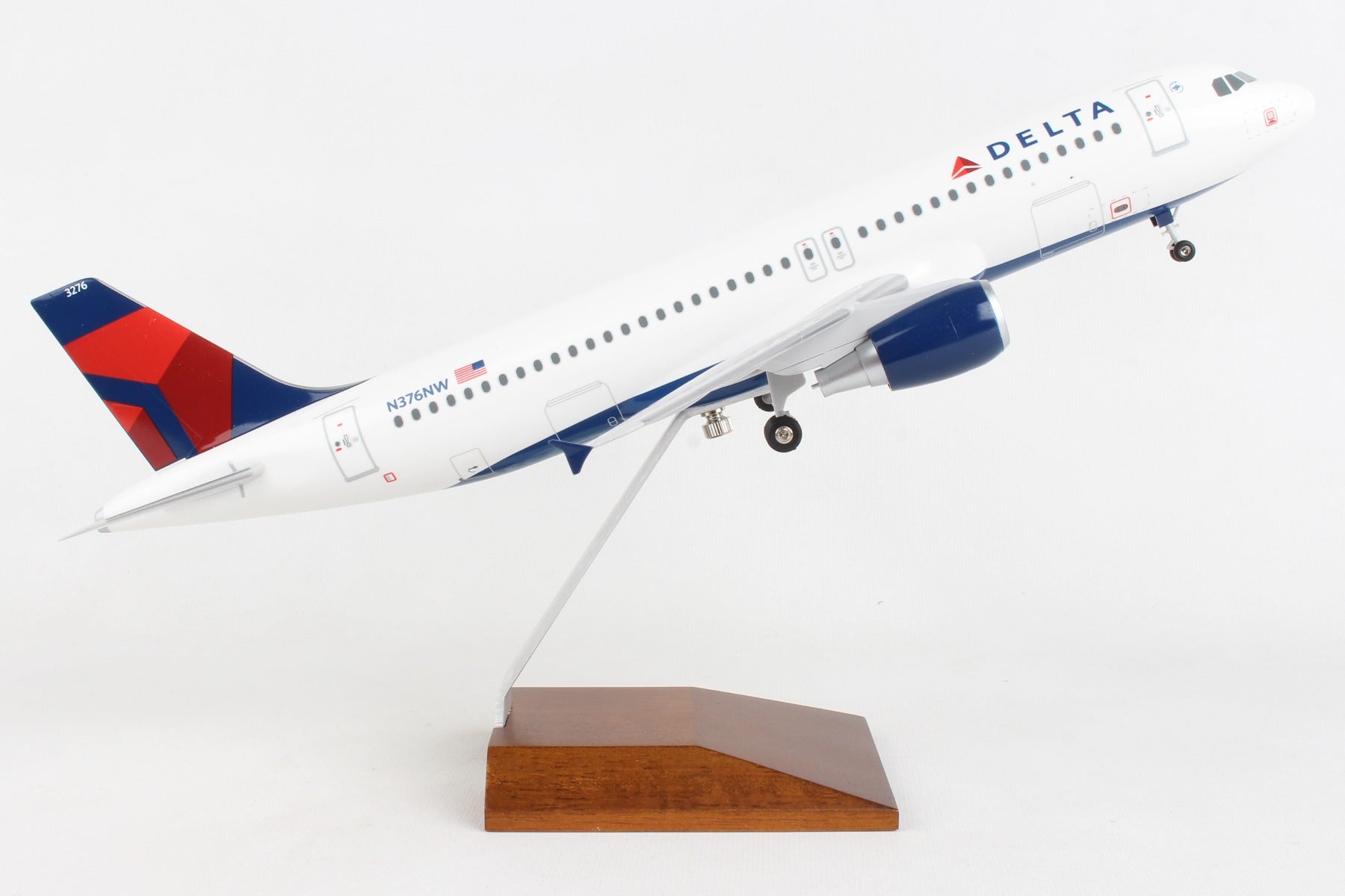 Skymarks Supreme SKR8304 Skymarks Delta A320 1/100 W/Wood & Gear