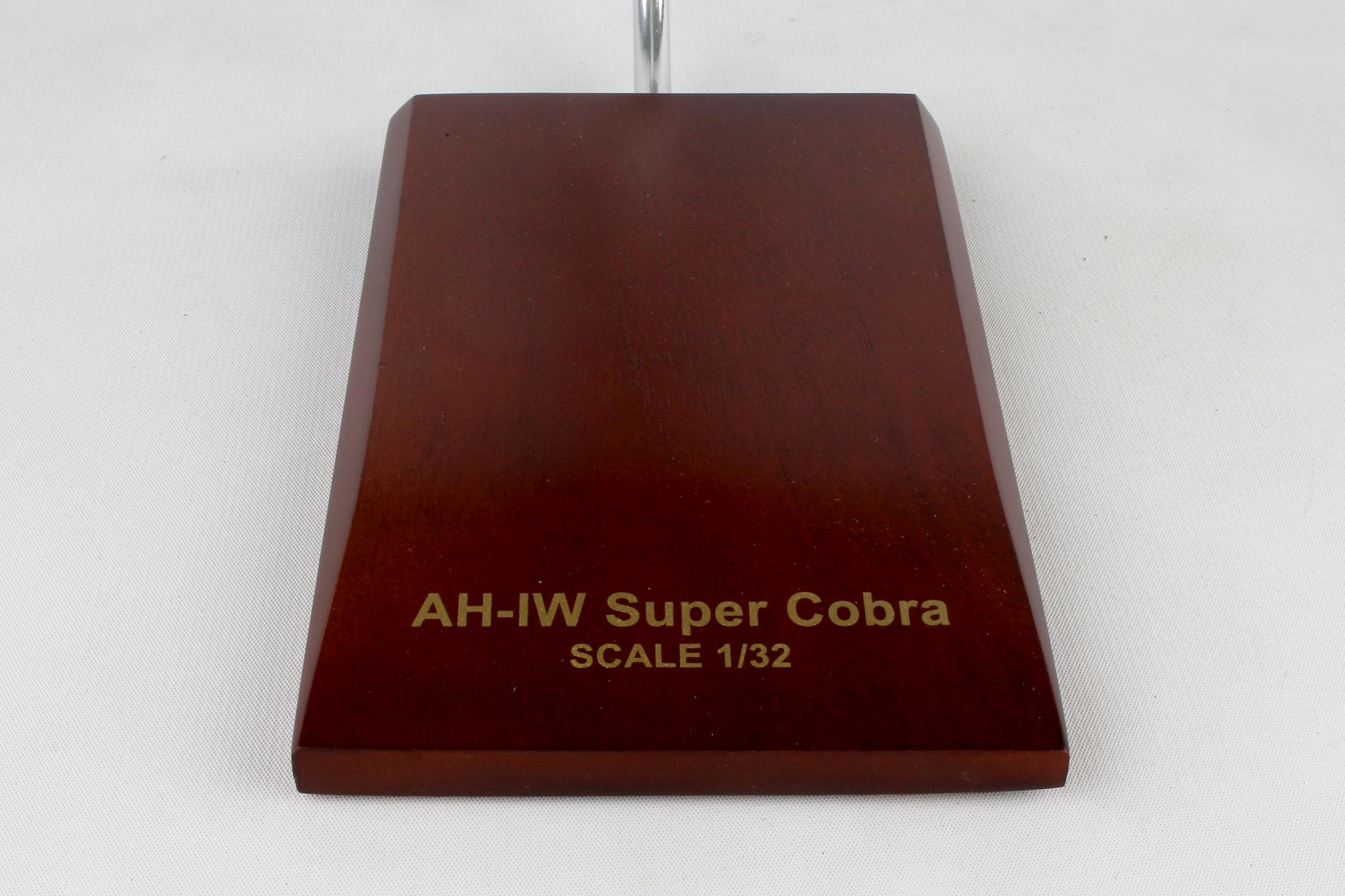 Executive Series C5332 Exec Ser Ah-1W Usn Super Cobra 1/32 (Hsct)