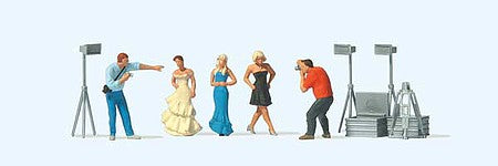 Preiser 10789 HO Scale Photographers and Models At the Fashion Shoot with Equipment -- pkg(5)