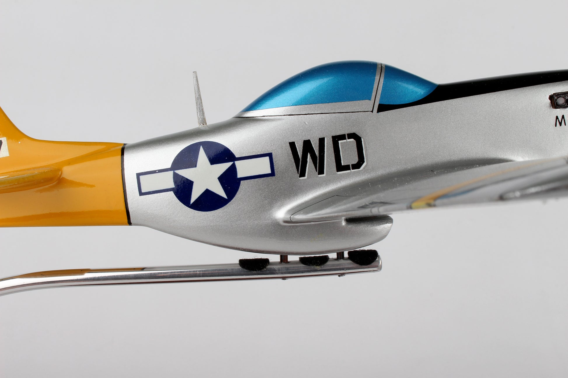 Executive Series A3636 Exec Ser P-51D Mustang 1/36 Miss Ruth (Am07003)