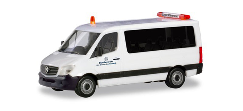 Herpa 700696 1/87 Scale Armed Forces - Mercedes Sprinter Van high quality