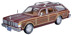 Motormax 73331AC-TN 1/24 Scale 1979 Chrysler LeBaron Town and Country