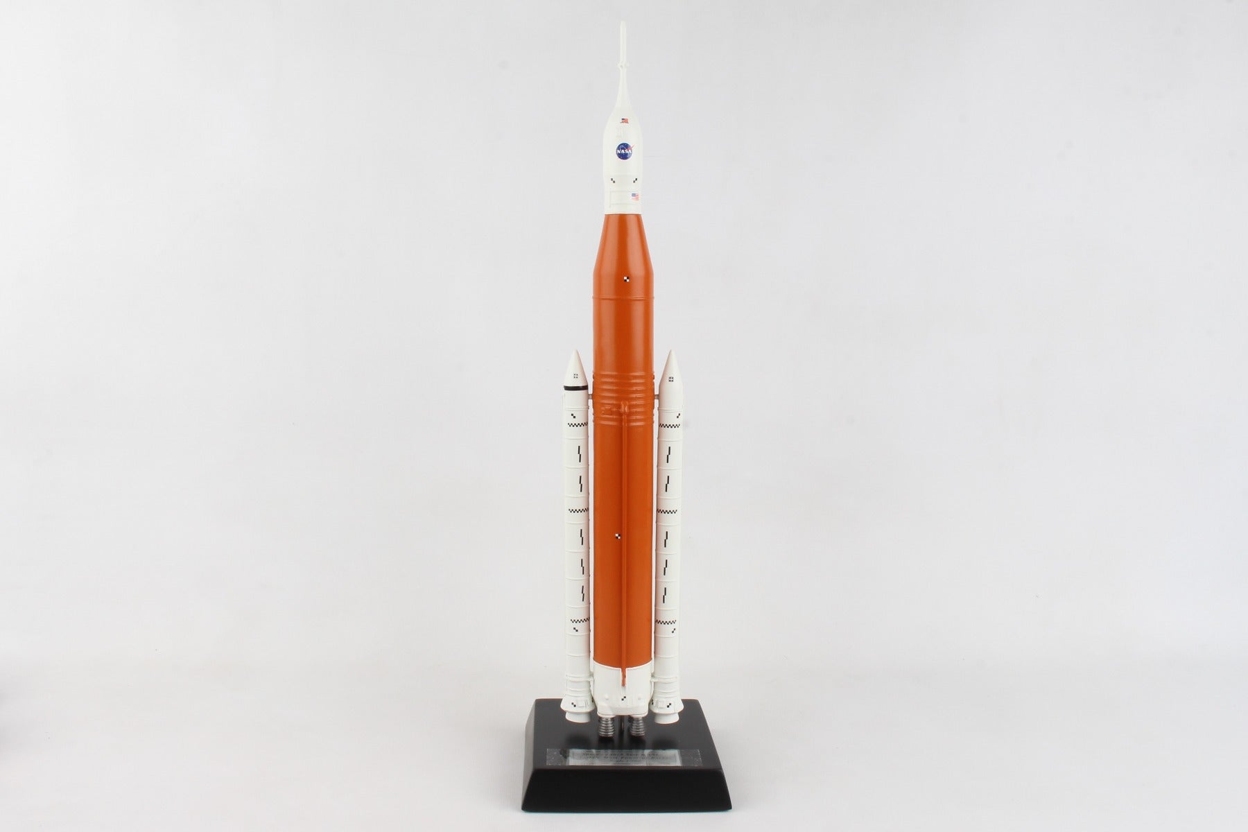 Executive Series E81020 Exec Ser Space Launch System 1/200 (Kynsls2)