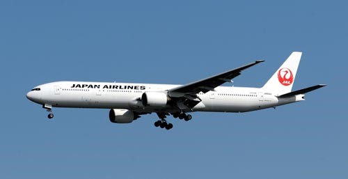 Hasegawa 10715 1/200 B777-300 JAL Commercial Japan Airliner (New Markings)