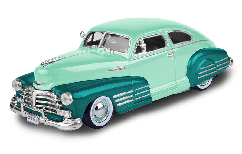 Motormax 79027GR 1/24 Scale 1948 Chevrolet Aerosedan Lowrider