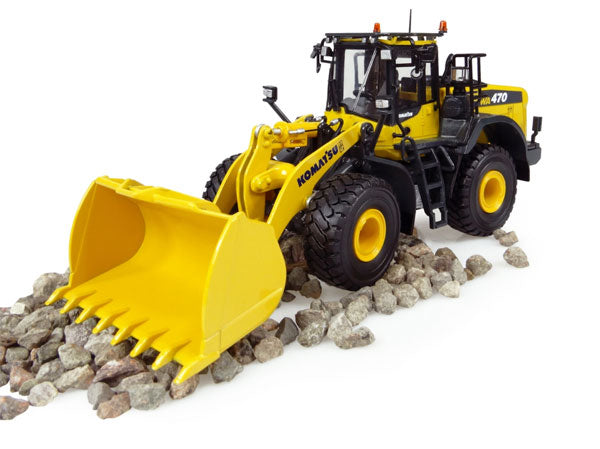 Universal Hobbies 8114 1/50 Scale Komatsu WA470-8 Wheel Loader
