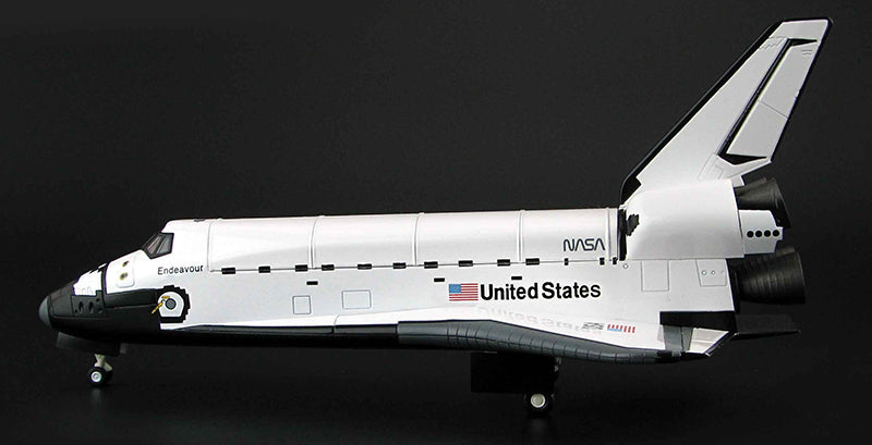 Hobby Master HL1404 1/200 Scale Space Shuttle Endeavour - Ov-105 December 4Th 1998