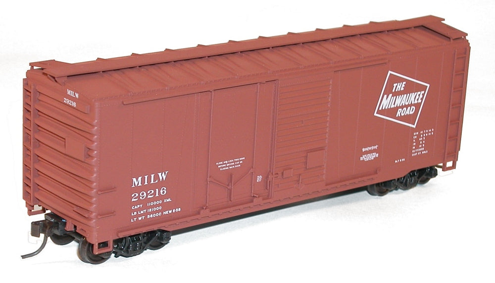 Accurail 38042 Ho 40'Combo Door Boxcar Milw
