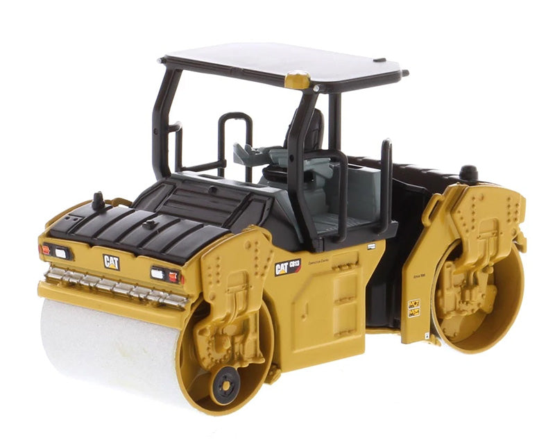 Diecast Masters 85630 1/64 Scale Caterpillar CB-13 Tandem Vibratory Roller