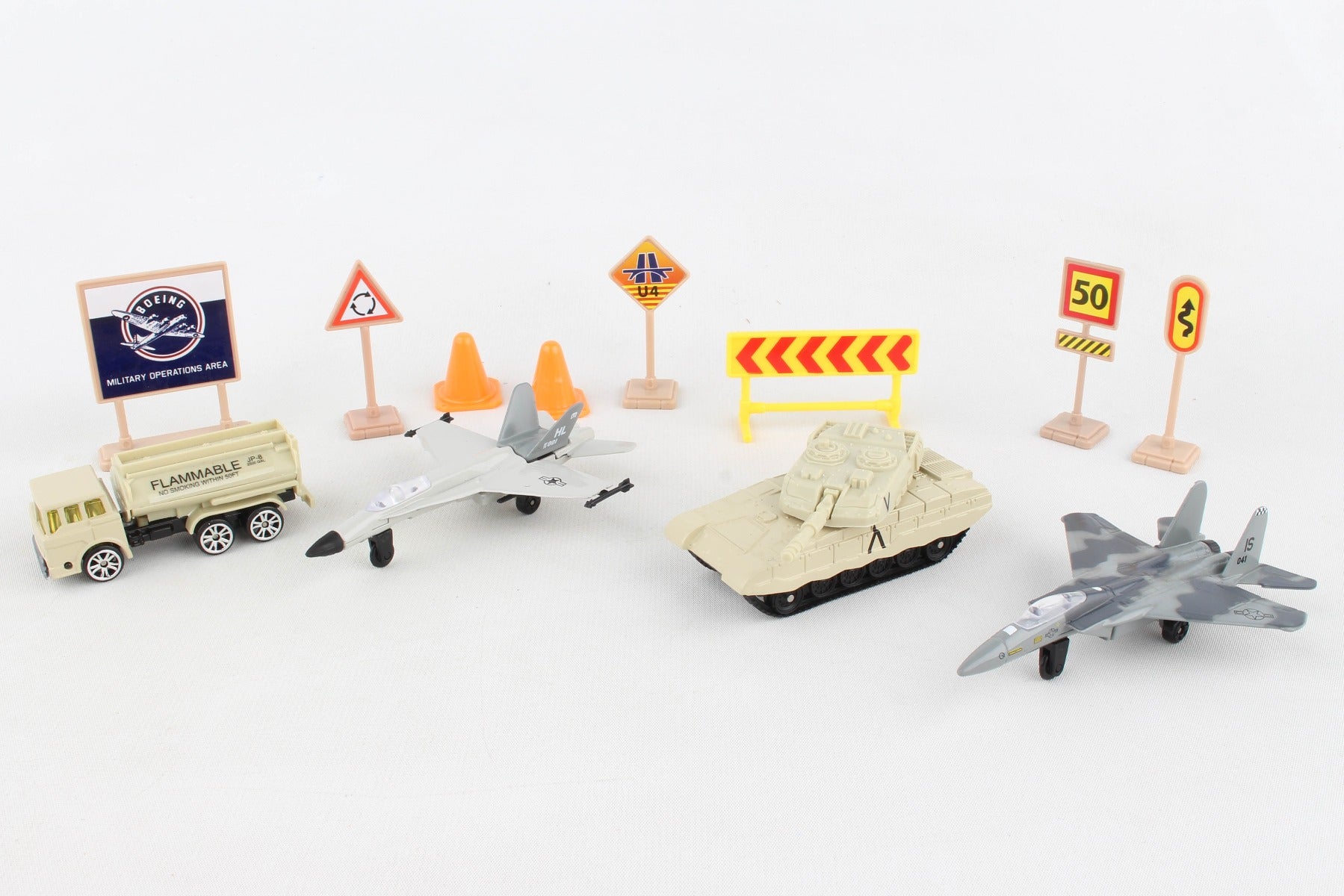 Daron RT9001 Boeing Military Playset