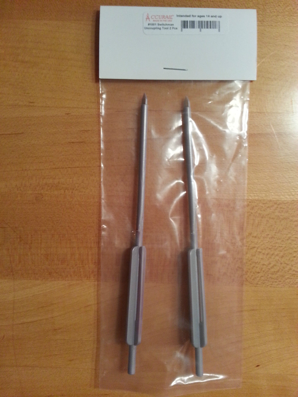 Accurail 1001 Switchman Uncoupling Tool 1Pr