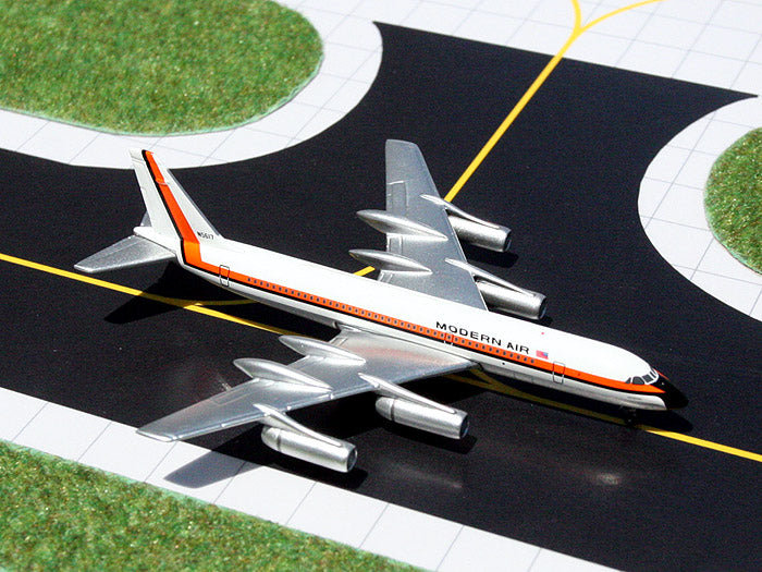 Gemini Jets 1/400 GJ704 Gemini Modern Air Cv-990 1/400