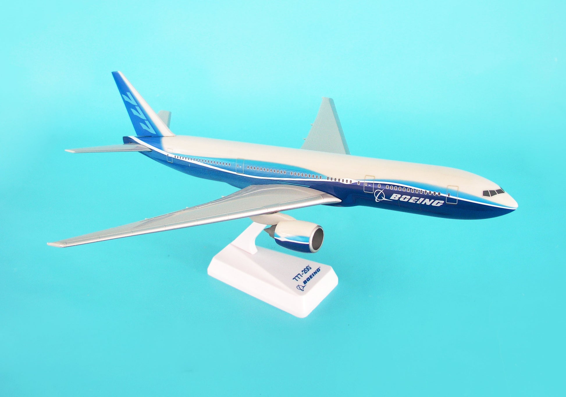 Flight Miniatures LP2133N B777-200 Boeing Demo New Livery 1/200