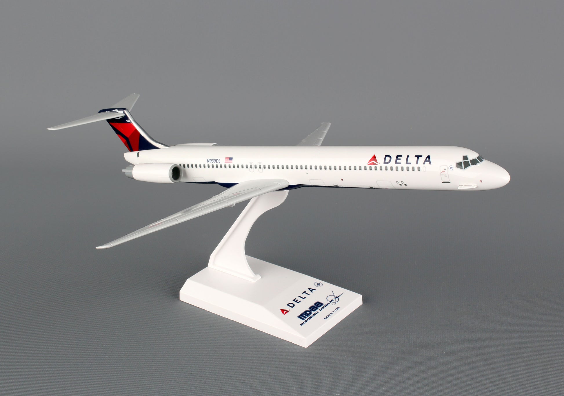 Skymarks SKR648 Skymarks Delta Md-80 1/150