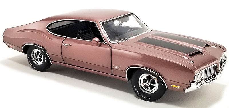 Acme A1805626 1/18 Scale 1970 Oldsmobile 442 W-30