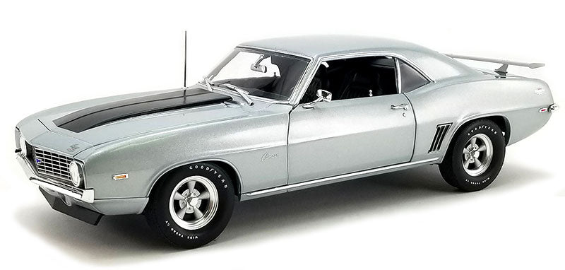 Acme A1805725 1/18 Scale 1969 Chevrolet Copo Camaro