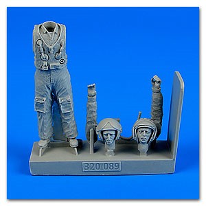 Aerobonus 320089 1/32 Soviet Pilot w/Lift Jacket Cold War (Standing) (D)