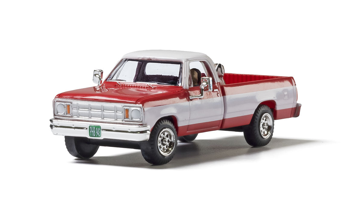 Woodland Scenics 5371 HO Scale Truck - Modern Era Vehicles -- Red, White
