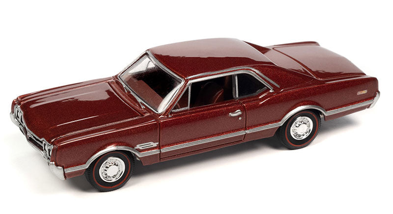 Auto World AWSP132-A 1/64 Scale 1966 Oldsmobile 442
