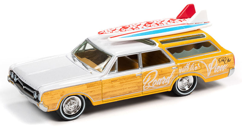 Johnny Lightning JLSP110-B 1/64 Scale 1964 Oldsmobile Vista Cruiser Surf Rod