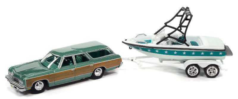 Johnny Lightning JLSP204-A 1/64 Scale 1973 Chevrolet Caprice Woody Wagon