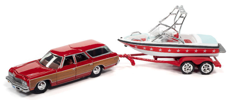 Johnny Lightning JLSP204-B 1/64 Scale 1973 Chevrolet Caprice Woody Wagon