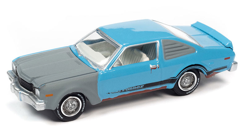 Johnny Lightning JLSP233-A 1/64 Scale 1976 Plymouth Road Runner