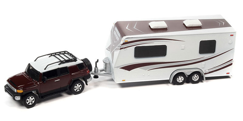 Johnny Lightning JLSP315-A 1/64 Scale 2010 Toyota FJ Cruiser