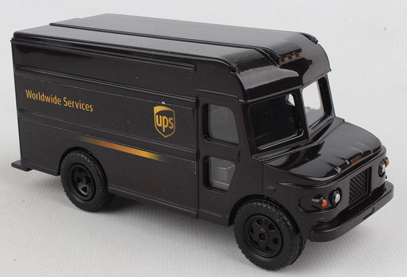 Daron RT4349  Scale UPS Delivery Truck