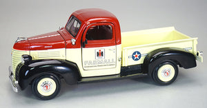 Spec-Cast ZJD-1900 1/24 Scale Farmall - 1941 Plymouth Pickup Truck